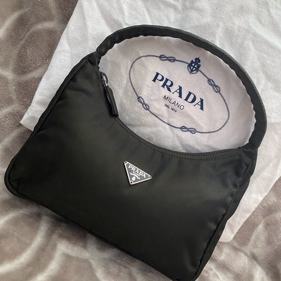 Prada Handbags - 💚Prada hobo mini bag 💚